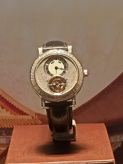 高雄名錶手錶精品名牌包包借款-590慶豐當舖提供高雄手錶借款,高雄名錶借款,左營手錶借款,左營名錶借款,前金名牌包包,新興手錶典當,楠梓手錶當降利息,鼓山手錶借款利息低,三民手錶借款推薦,前鎮名牌包包當舖推薦,小港手錶借款當舖,鳳山手錶借款,鳥松手錶借款,大社,仁武手錶借款額度,台南手錶借款,屏東鑽石借款等當舖,手錶借款借款需求,找高雄左營附近當舖131