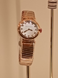 高雄名錶手錶精品名牌包包借款-590慶豐當舖提供高雄手錶借款,高雄名錶借款,左營手錶借款,左營名錶借款,前金名牌包包,新興手錶典當,楠梓手錶當降利息,鼓山手錶借款利息低,三民手錶借款推薦,前鎮名牌包包當舖推薦,小港手錶借款當舖,鳳山手錶借款,鳥松手錶借款,大社,仁武手錶借款額度,台南手錶借款,屏東鑽石借款等當舖,手錶借款借款需求,找高雄左營附近當舖143