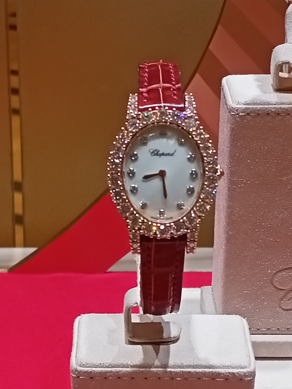 高雄名錶手錶精品名牌包包借款-590慶豐當舖提供高雄手錶借款,高雄名錶借款,左營手錶借款,左營名錶借款,前金名牌包包,新興手錶典當,楠梓手錶當降利息,鼓山手錶借款利息低,三民手錶借款推薦,前鎮名牌包包當舖推薦,小港手錶借款當舖,鳳山手錶借款,鳥松手錶借款,大社,仁武手錶借款額度,台南手錶借款,屏東鑽石借款等當舖,手錶借款借款需求,找高雄左營附近當舖3