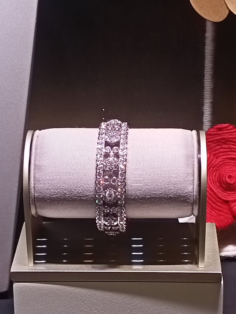 高雄名錶手錶精品名牌包包借款-590慶豐當舖提供高雄手錶借款,高雄名錶借款,左營手錶借款,左營名錶借款,前金名牌包包,新興手錶典當,楠梓手錶當降利息,鼓山手錶借款利息低,三民手錶借款推薦,前鎮名牌包包當舖推薦,小港手錶借款當舖,鳳山手錶借款,鳥松手錶借款,大社,仁武手錶借款額度,台南手錶借款,屏東鑽石借款等當舖,手錶借款借款需求,找高雄左營附近當舖28