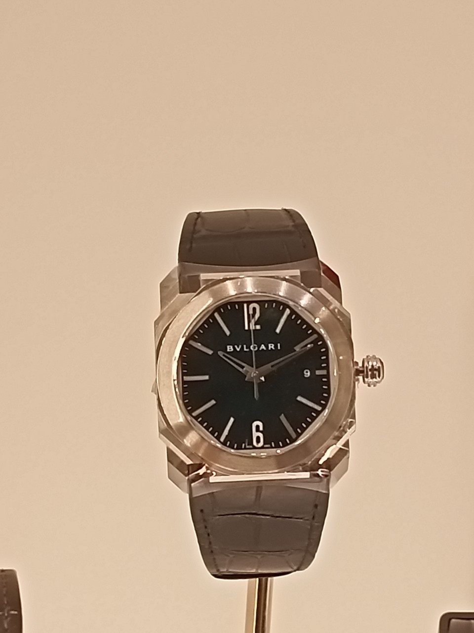 高雄名錶手錶精品名牌包包借款-590慶豐當舖提供高雄手錶借款,高雄名錶借款,左營手錶借款,左營名錶借款,前金名牌包包,新興手錶典當,楠梓手錶當降利息,鼓山手錶借款利息低,三民手錶借款推薦,前鎮名牌包包當舖推薦,小港手錶借款當舖,鳳山手錶借款,鳥松手錶借款,大社,仁武手錶借款額度,台南手錶借款,屏東鑽石借款等當舖,手錶借款借款需求,找高雄左營附近當舖42